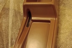 Fawn-Brown-raptor-centre-console